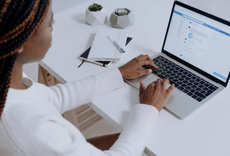 How to Use Facebook to Buy Private Party Vehicles
